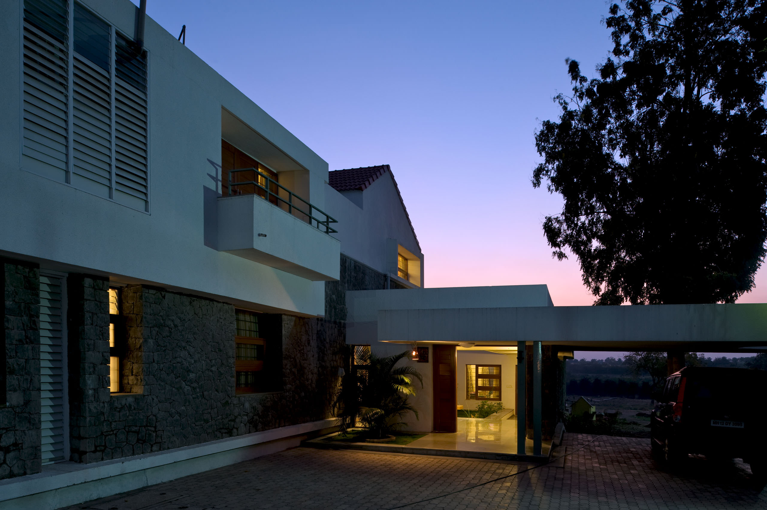 Opolis Architects, Bombay  |  Sarpanch House, Akluj